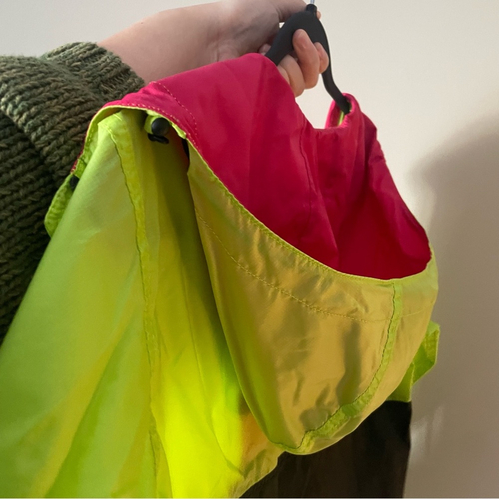 The North Face Windbreaker Packable PINK + GREEN kermit colored vintage XS - Picture 16 of 16